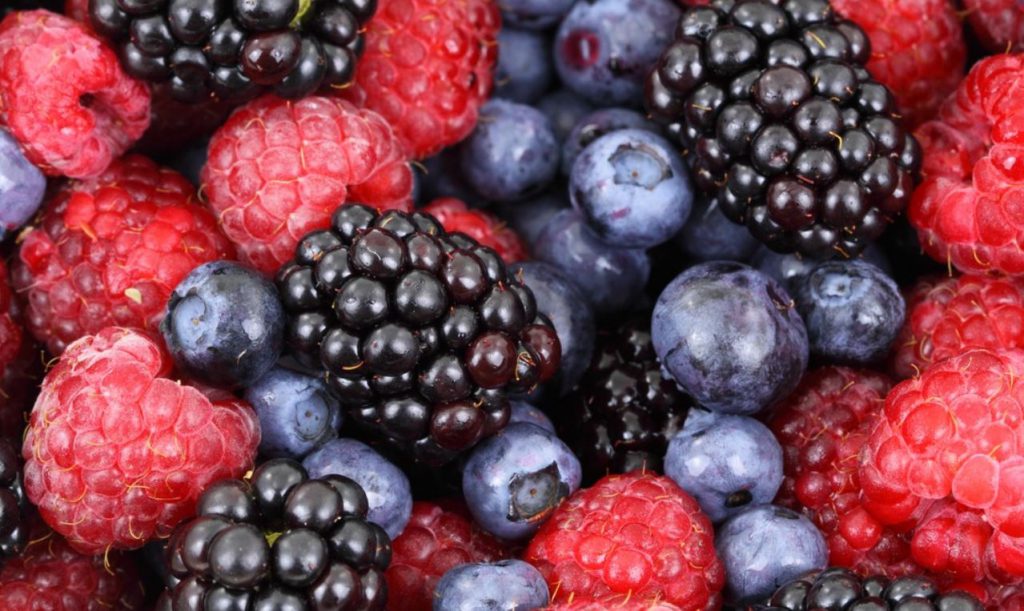2017-04-27 14_16_29-background-berries-berry-blackberries-87818.jpeg ‎- Photos