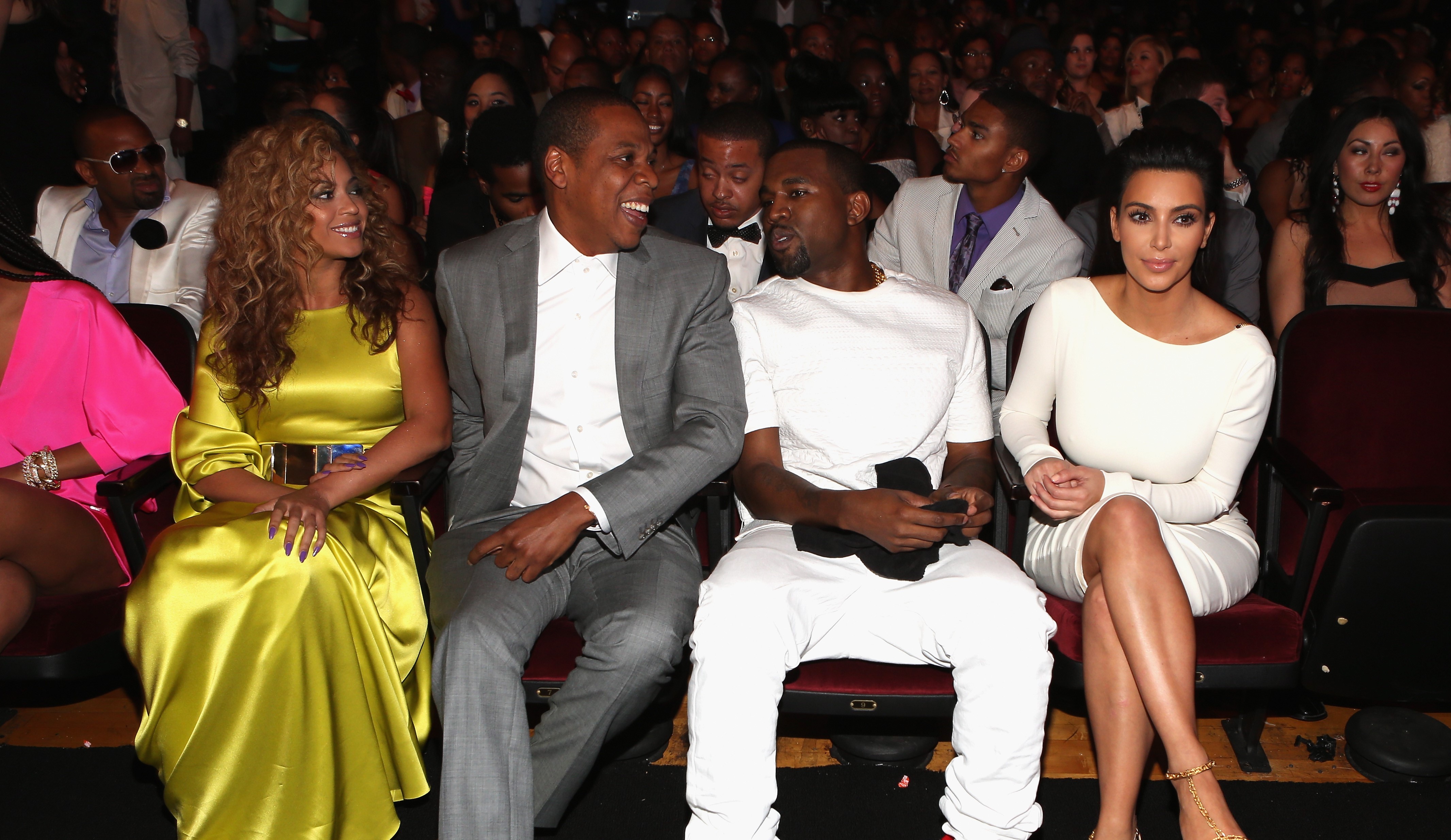 Kanye West rikthehet në skenë në Itali, por me kushte nga organizatorët