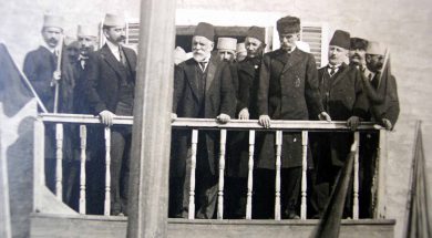 1-vjetori-i-pavaresise-foto-orgjinale-lef-nosi-em-flamur