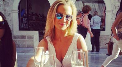 2017-03-28 14_32_08-(1) Victoria Fritz