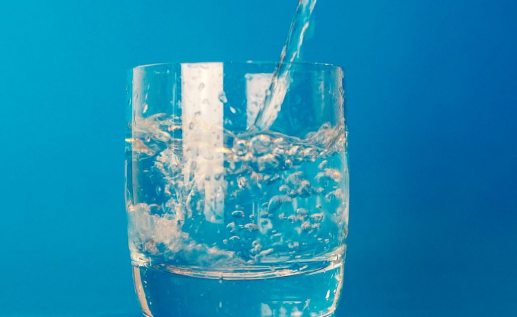 2017-04-25 14_38_51-water-glass-theme-water-16490.jpg ‎- Photos