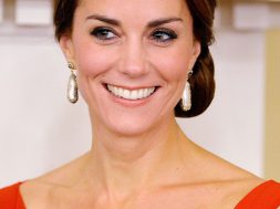 kate-middleton_glamour_27sep17_getty_592x888