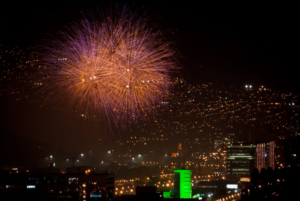 Medellín-Juegos_pirotécnicos_bicentenario-05