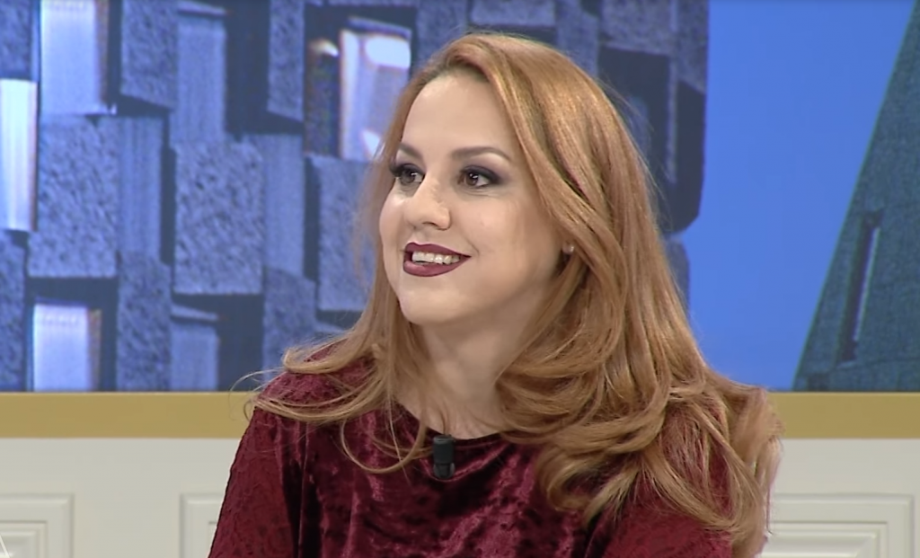 2017-01-12 17_04_07-Rudina - Vikena Kamenica mes muzikes dhe e familjes! (11 janar 2017) - YouTube