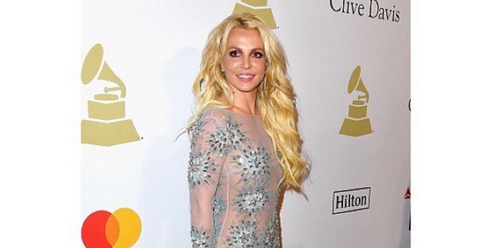 Britney Spears trondit fansat, ndryshon papritur emrin