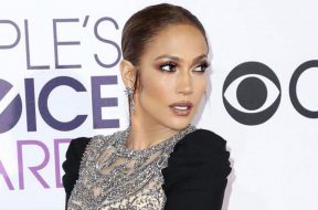 2017-03-22 15_03_58-Jennifer Lopez (@jlo) • Instagram photos and videos