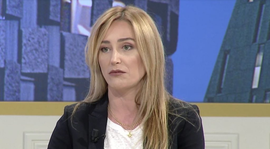 2017-03-29 16_14_26-Rudina - Anita Haradinaj në një rrëfim për Ramushin dhe veten! (28 mars 2017) -