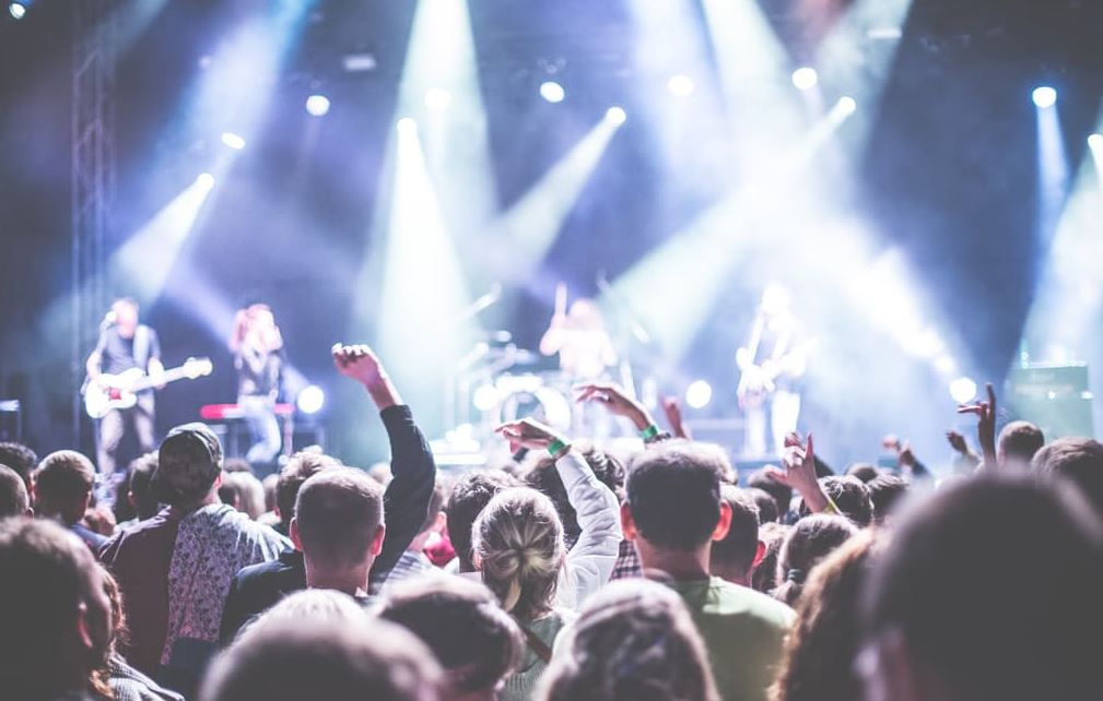Adhuroni muzikën?! – Zbuloni vendet e festivaleve më të mira