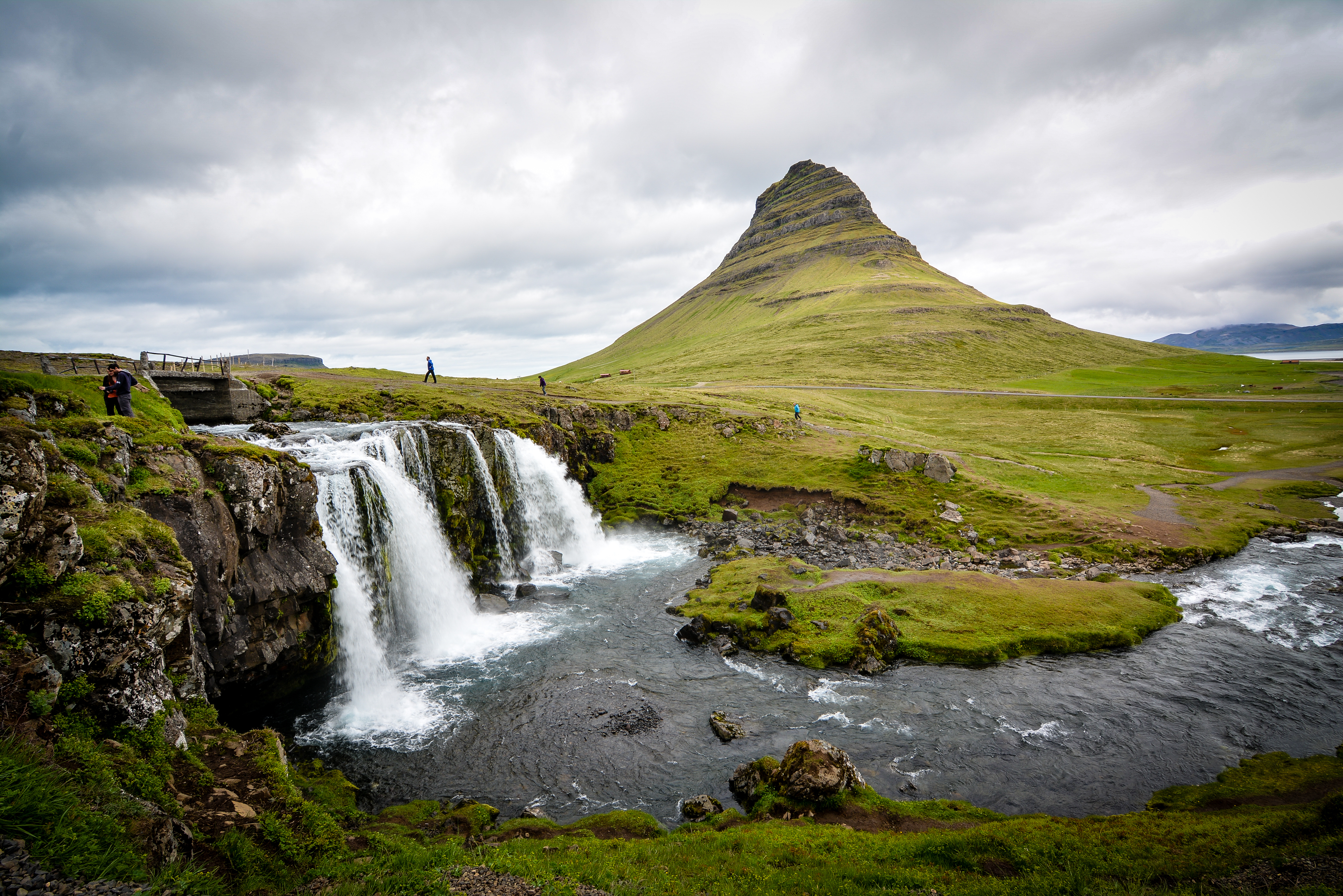 Top 5 ujëvarat magjike të Islandës