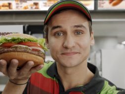 2017-04-14 10_26_58-BURGER KING® _ Connected Whopper® - YouTube