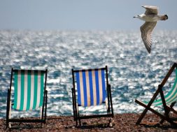 2017-04-26 17_29_13-deckchairs-sea-beach-seaside-54104.jpeg ‎- Photos