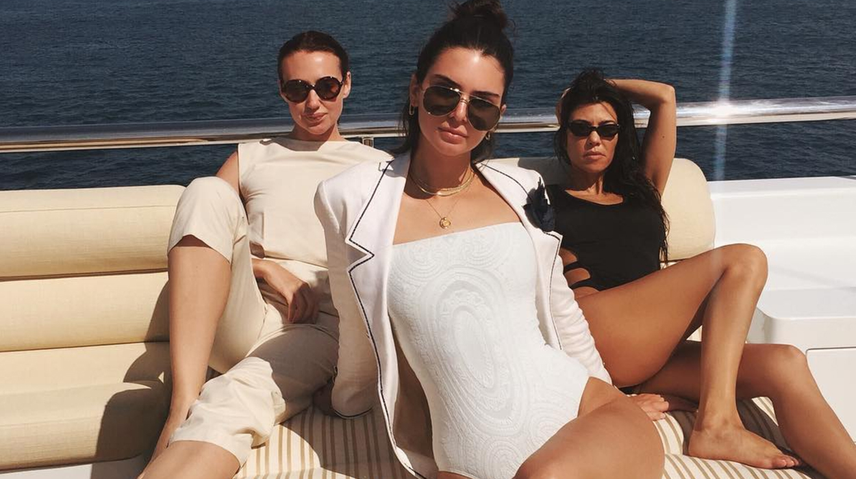 Kim Kardashian flet për reklamën që bëri e motra, Kendall!