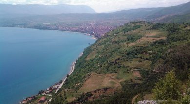 2017-06-07 13_25_15-Pogradeci,_Liqeni_dhe_qyteti.jpg ‎- Photos