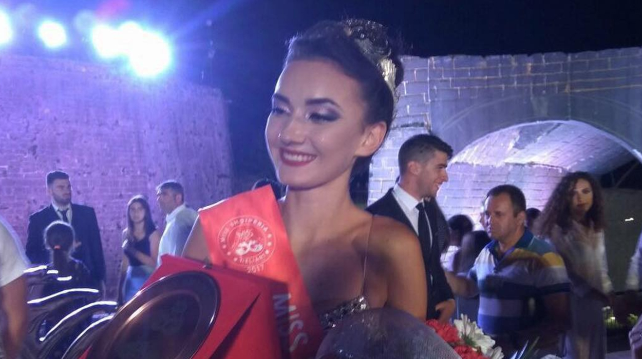 Spektakli i bukurisë kurorëzon Miss Shqipërinë