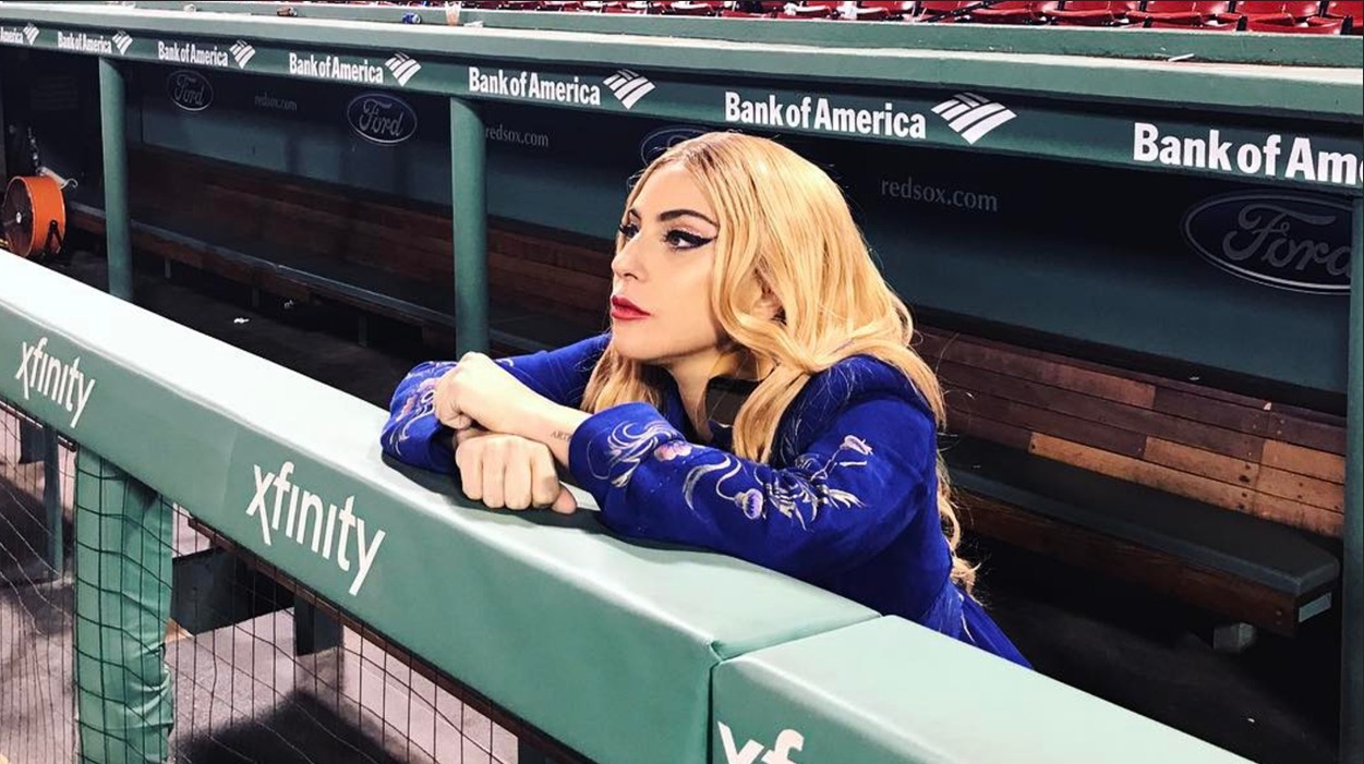 Lady Gaga zbulon sëmundjen nga e cila vuan