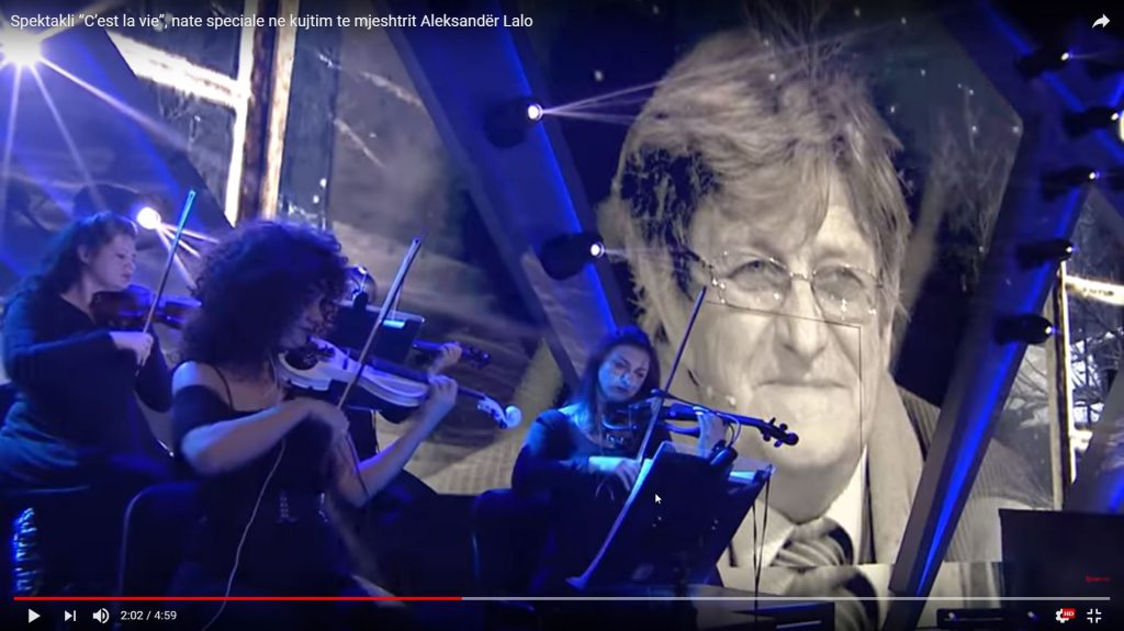 2017-11-27 10_21_24-Spektakli “C’est la vie”, nate speciale ne kujtim te mjeshtrit Aleksandër Lalo -