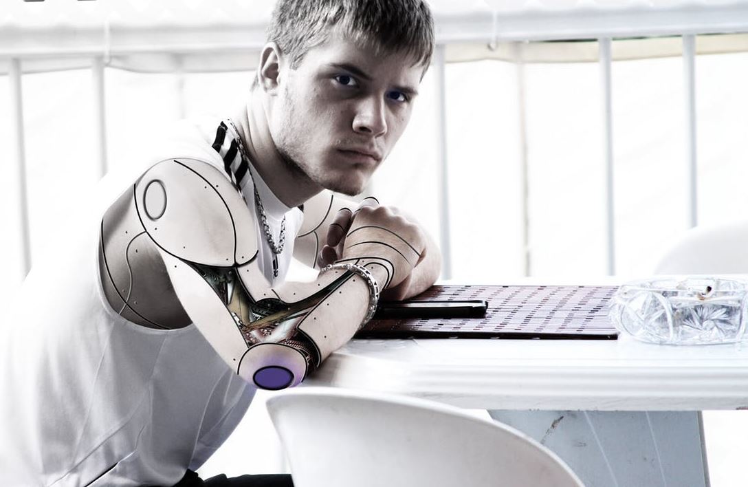 RoBee, roboti i prodhuar në Itali që ndihmon në fabrika dhe spitale