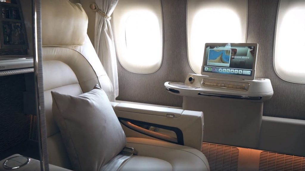 2017-12-02 18_07_53-(1) Emirates - Watch the first flight of our new Boeing 777 featuring...