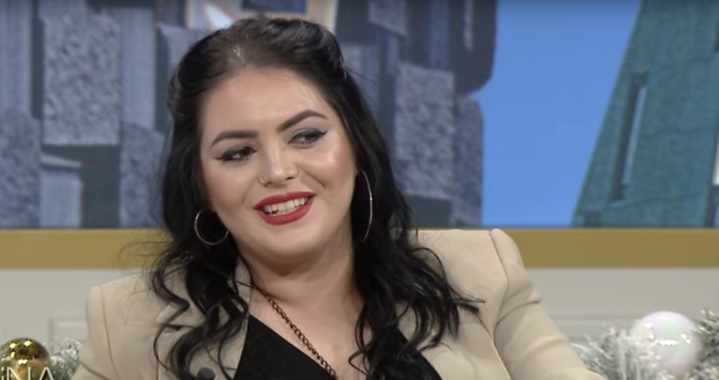2018-01-05 13_00_16-Rudina_ Fifi tregon marredhenien me nipin (04.01.2018) - YouTube