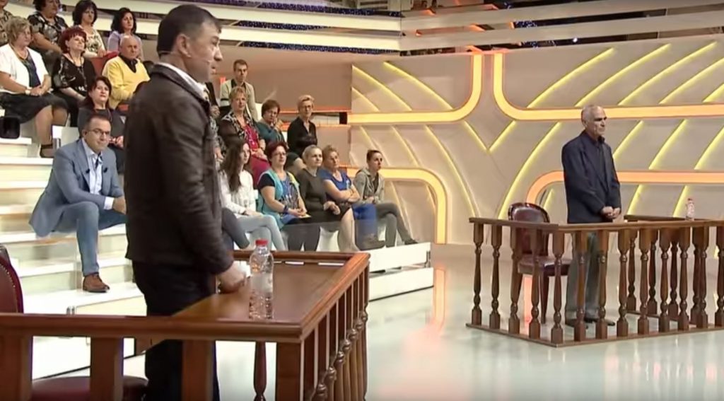 2018-01-15 10_49_15-E diela shqiptare - Shihemi ne gjyq! (14 janar 2018) - YouTube