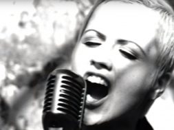 2018-01-16 11_32_50-The Cranberries - Zombie - YouTube