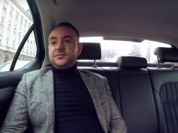 2018-01-22 10_04_35-Mos i fol shoferit - Klevis Balliu në taksinë e Rudina Dembacaj - YouTube