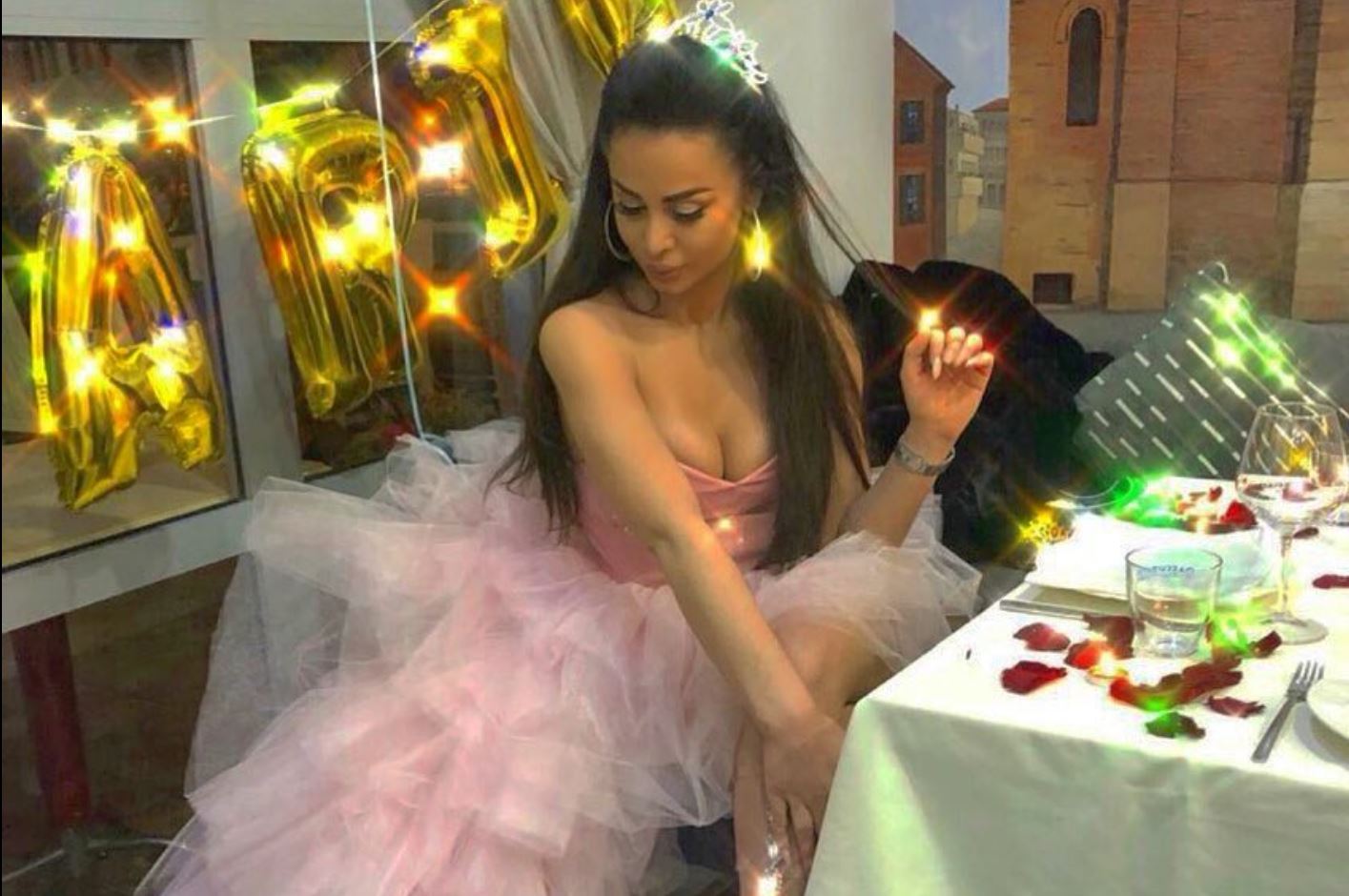 Princeshë seksi, ja si e festoi ditëlindjen Marina Fara