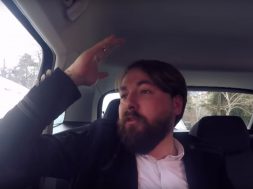 2018-04-23 12_33_47-Mos i fol shoferit - Kastro Zizo në taksinë e Rudina Dembacaj - YouTube