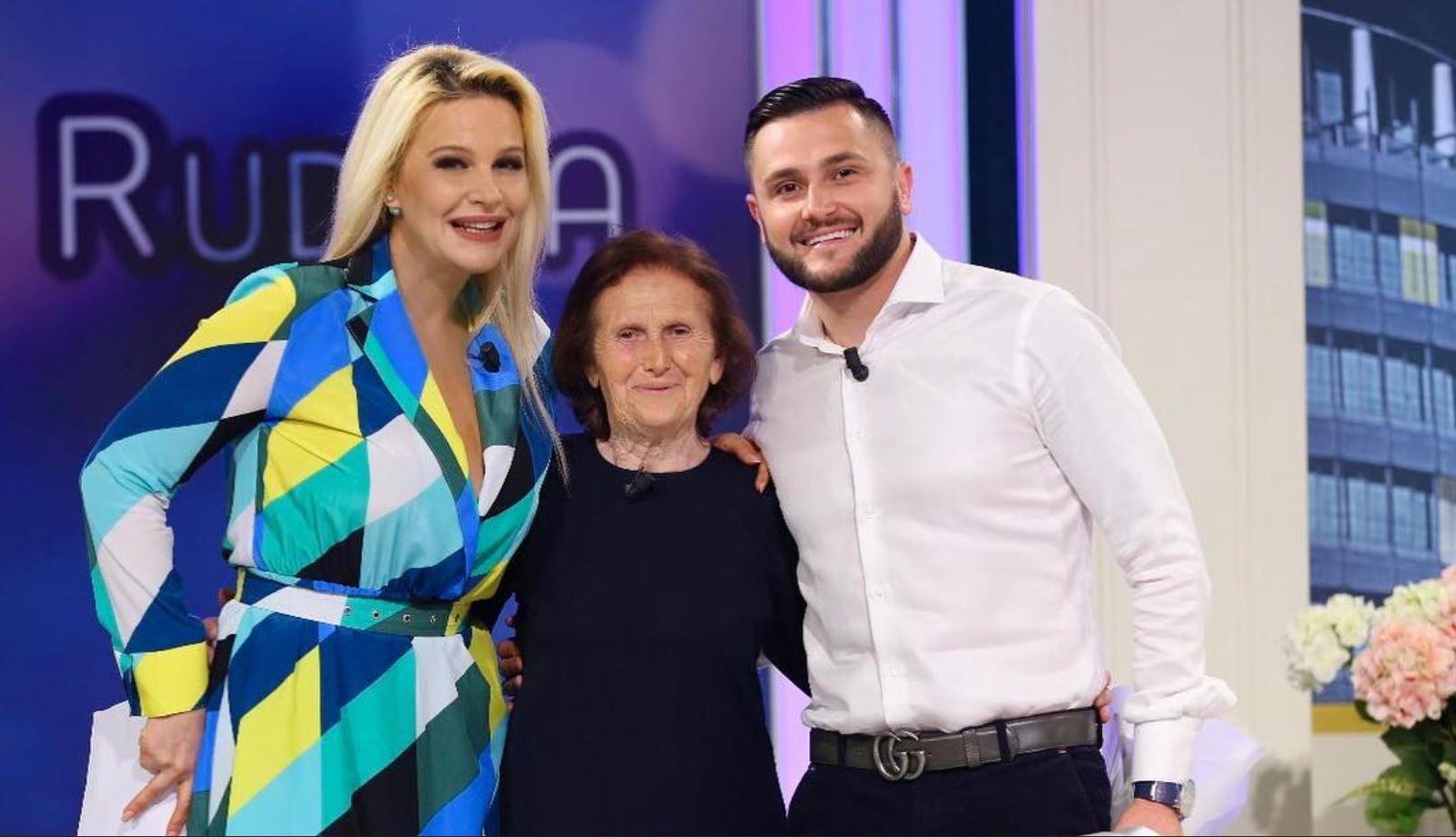 E kritikuan se ftoi Ijen e Besit në studion. Rudina Magjistari u përvishet ashpër komentuesve