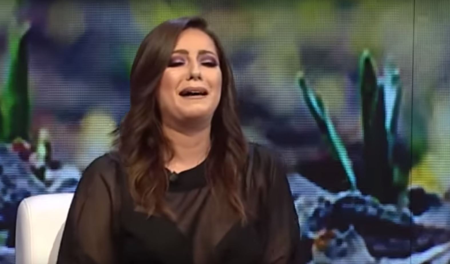 “Aman m’i hiq se u dhj*va!” Ronela Hajati përballet me fobinë në emision