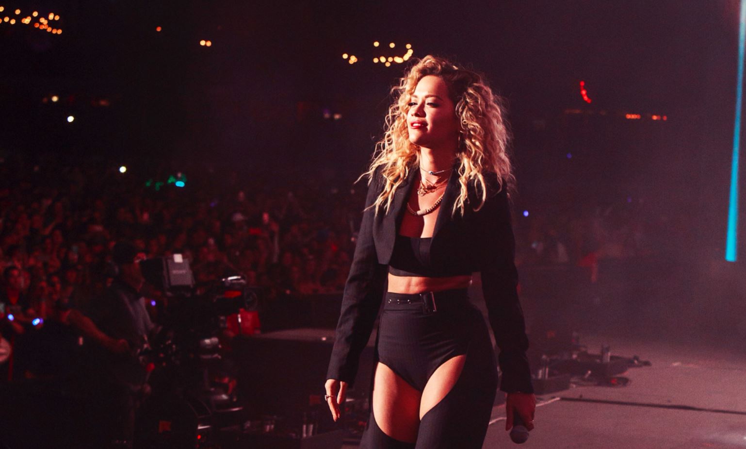 Rita Ora shprehet e ngazëllyer për koncertin në Tiranë