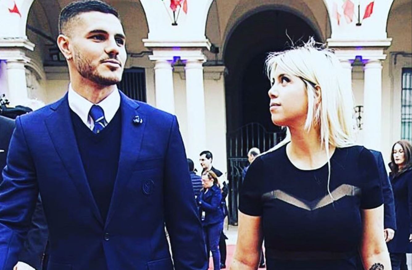 E tepron Icardi, publikon foto nudo të së shoqes