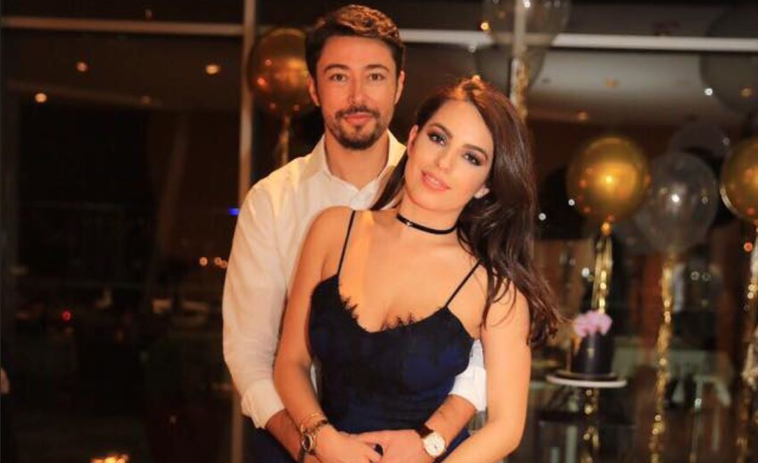 Armina feston ditëlindjen, Xeni bën një dedikim të ëmbël mbi foton e puthjes së tyre