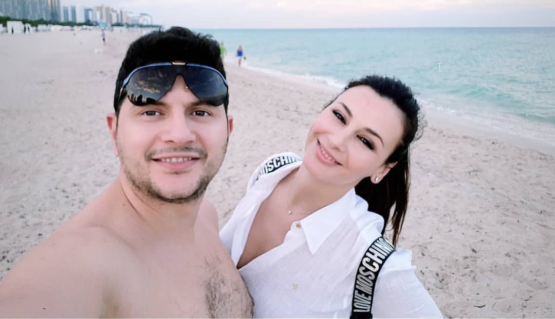 Ami dhe Ermali “ia  mbathin” për në Miami, bëjnë publike pamje bresëlënëse