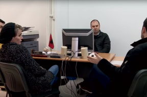 2018-12-29 15_44_53-Frymëzohet nga emisioni, shqiptari i Kosovës dhuron banesën e tij - YouTube