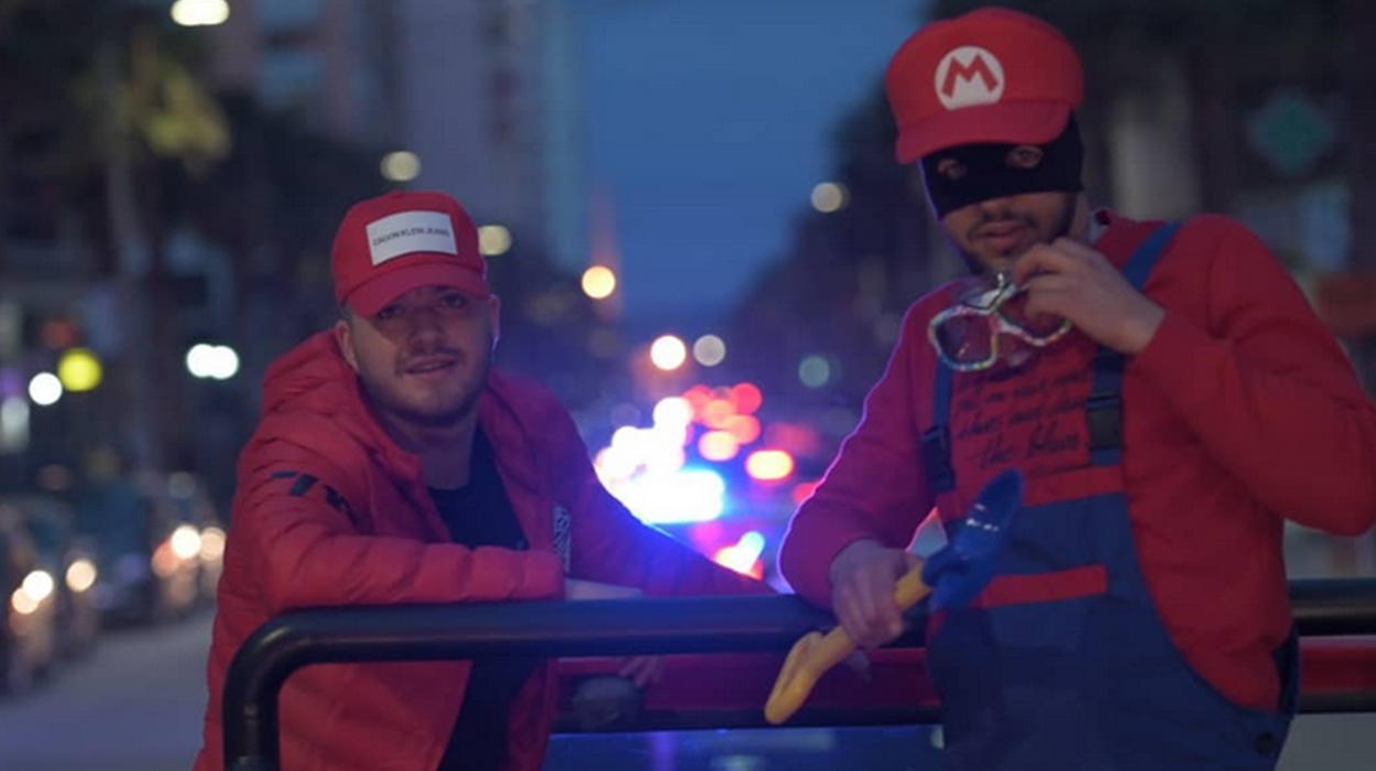 Mario dhe Klev vijnë me “Super Mario”, një këngë për t’u dëgjuar