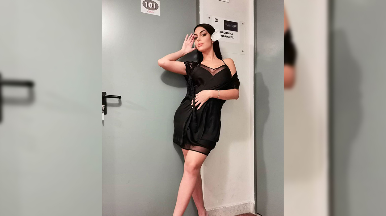 Veshur me fustanet e stilististes shqiptare, Georgina shkëlqen në Sanremo