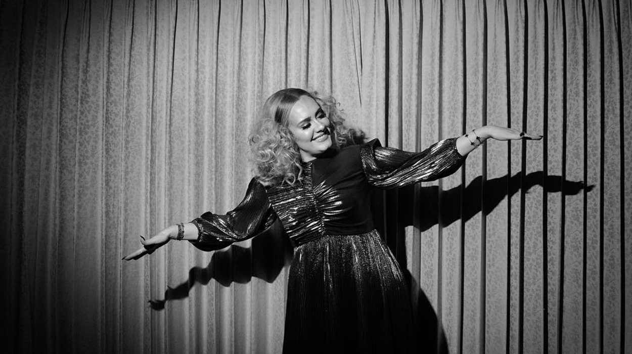 Transformimi i Adele habit fansat, këngëtarja nuk njihet më