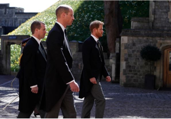 Zbulohet, ja çfarë i tha Princi William të vëllait Harry në funeralin e Philip