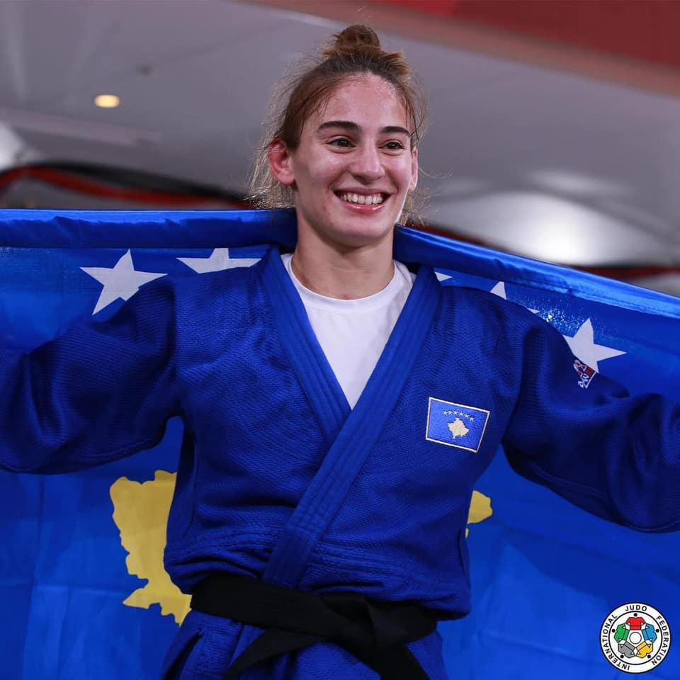 Kosova shkëlqeu në sportin e xhudos, Nora Gjakova rrëmben medaljen e artë