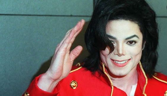 Rëndojnë akuzat mbi Michael Jackson, zbulohet dhoma e panikut ndaj të miturve