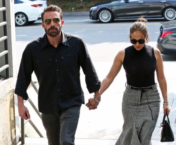 Kudo bashkë, Ben Affleck dhe Jennifer Lopez duke shijuar blerjet luksoze