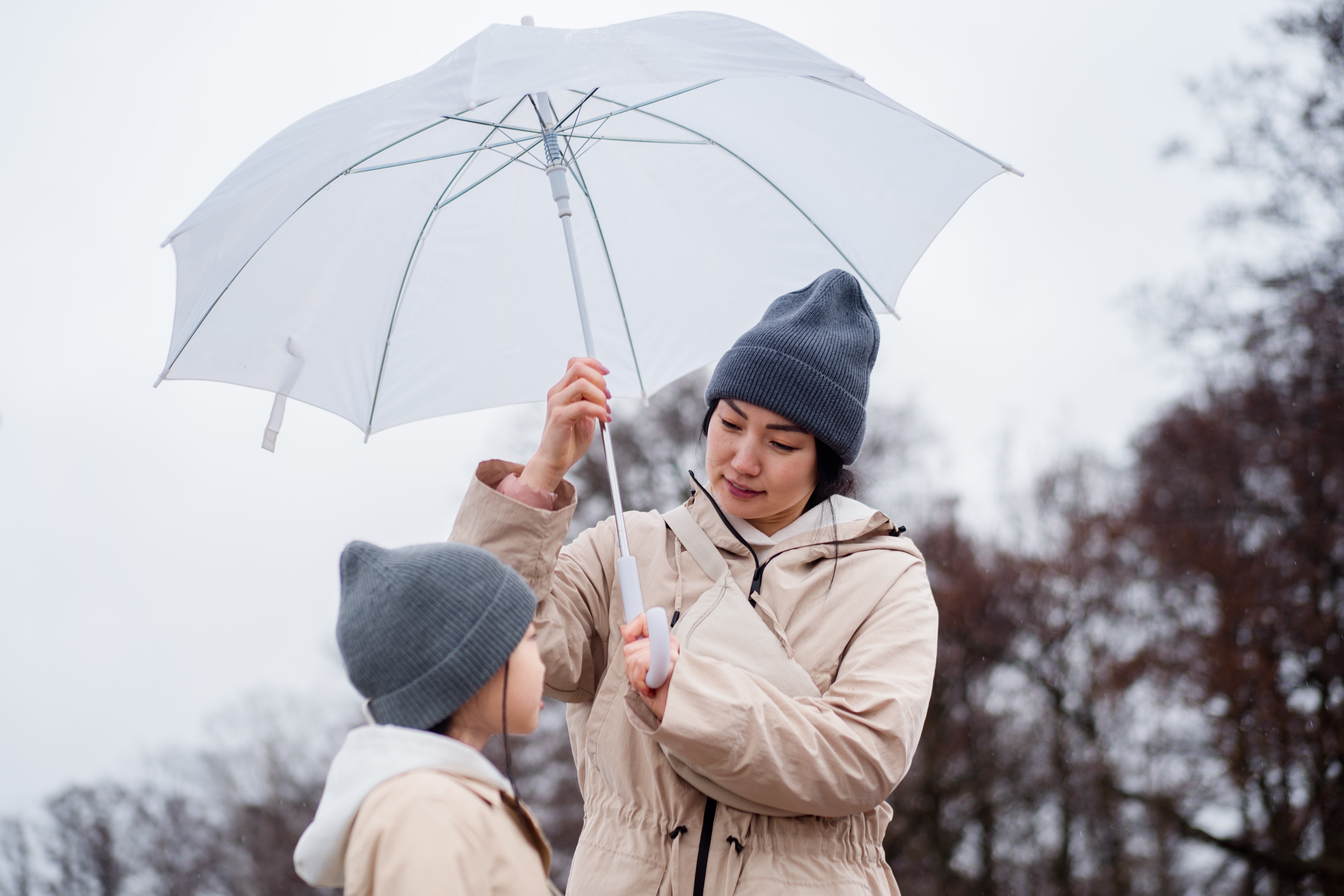 Aktivitetet që i bëjnë të lumtur fëmijët në një ditë me shi