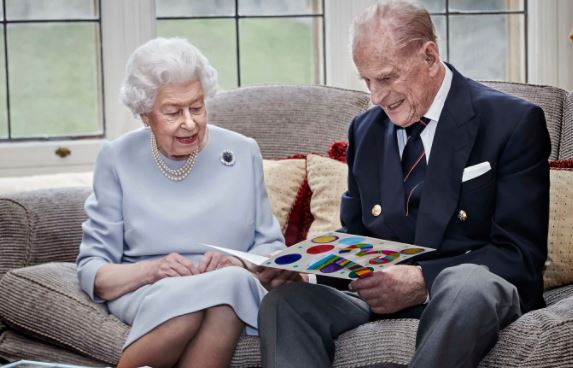 Mbretëresha Elizabeth në prag të festave ndan kujtimin e veçantë nga Princ Philip