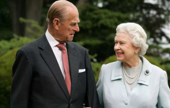 Thellohen problemet në familjen mbretërore, ja çfarë ndodhi në përkujtimoren e Philip