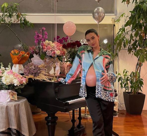 Së shpejti mami e një vajze, dalin pamjet nga babyshoweri i Kristina Baki