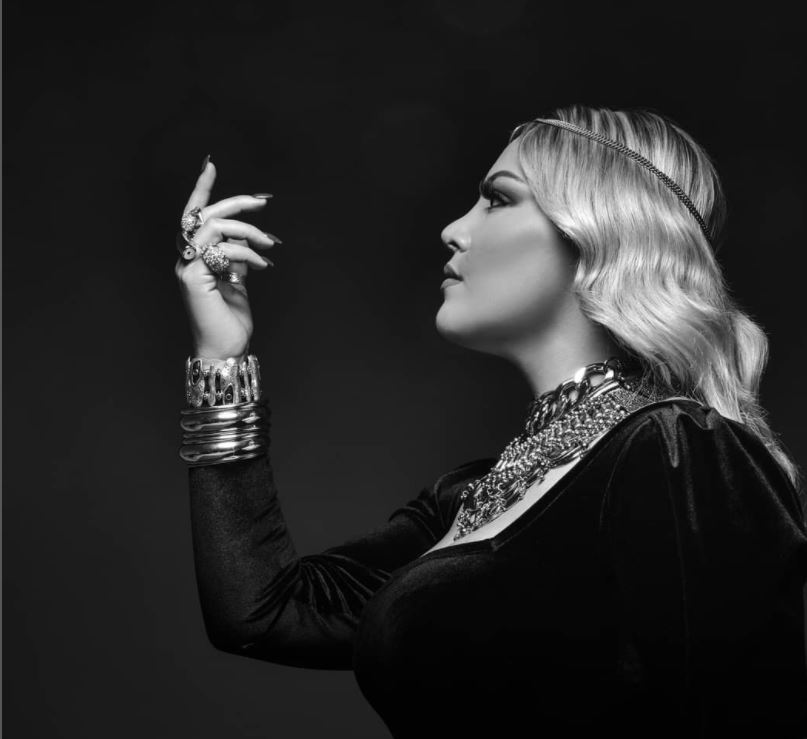 Konfirmohet lidhja! Këngëtarja shqiptare pranon romancën