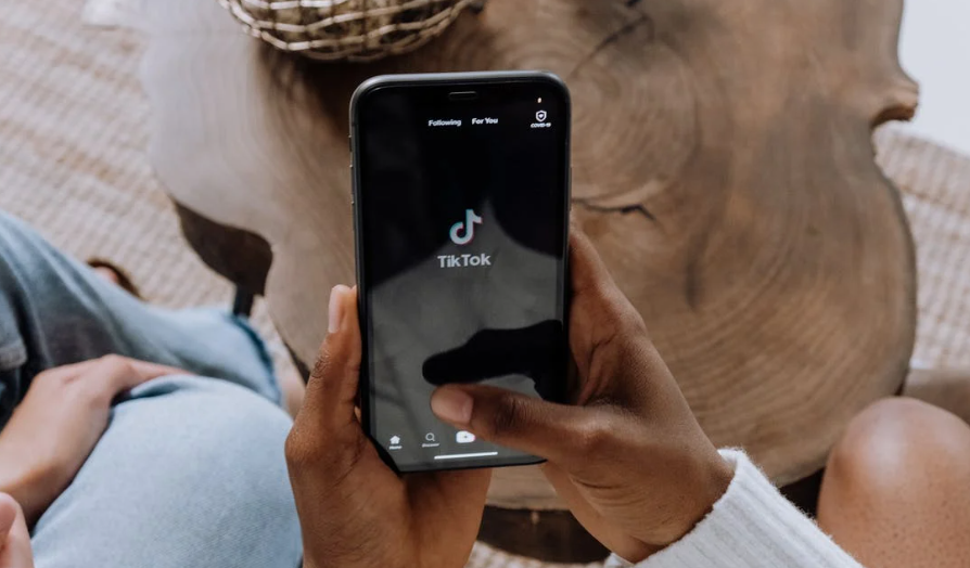 TikTok do të përballet me rivalin Instagram, duke lançuar një aplikacion për ndarjen e fotove
