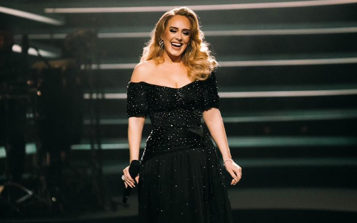 Adele bën gjestin e rrallë, përlot fansen gjatë koncertit