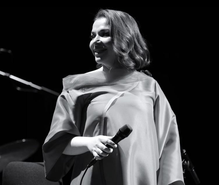 Këngëtarja shqiptare përfundon në spital, çfarë i ndodhi me gjendjen shëndetësore